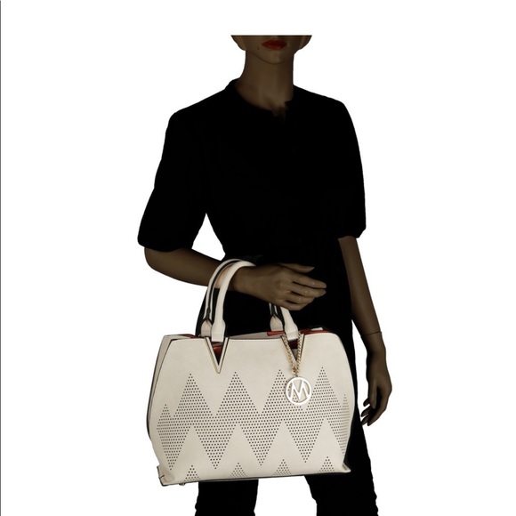 Brand New With Tags - Picture 2 of 4